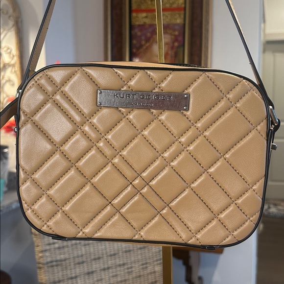 Kurt Geiger Brixton Quilted Camel Camera Bag 8.75”x 6.25”x 2.5” NWOT & Dust Bag - Picture 2 of 6